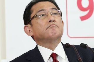 ふんぞり返る岸田文雄(66).jpg